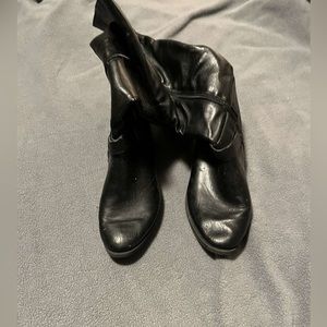 Black boots, a little scuffed and dirty girls size 6